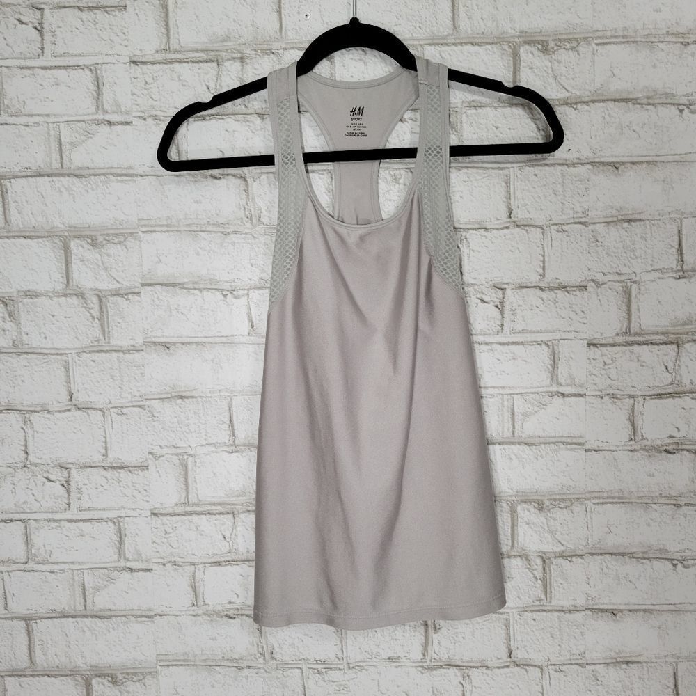 H&M Sport razor back tank‎